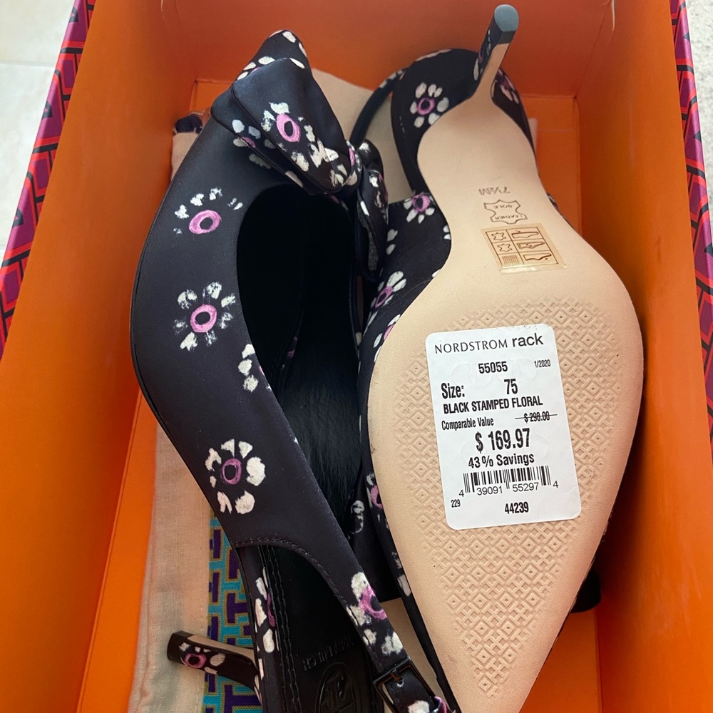 Tory Burch heels brand new never worn size 7.5